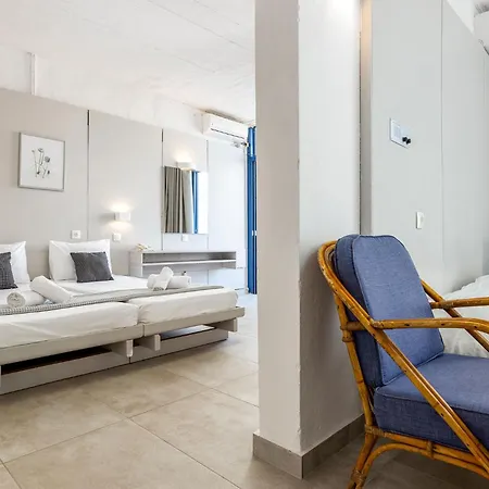 Hippocampus 3* Naousa (Paros)